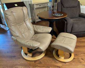 Stressles recliner and footstool