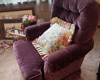 Velvet comfy chair