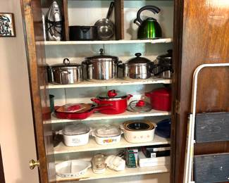 Like new pots and pans Corningware