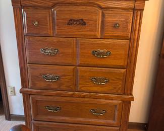 Broyhill Desser