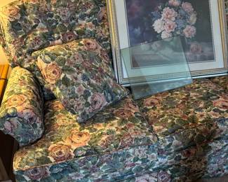 Floral sofa great condition 
