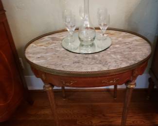 FRENCH LOUIS XVI STYLE INLAID CARVED WALNUT MARBLE TOP BOUILLOTE OVAL TABLE