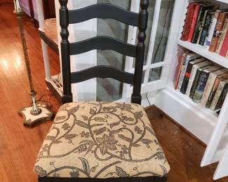 BLACK LADDER BACK CHAIR