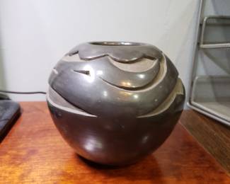 NATIVE AMERICAN POTTERY