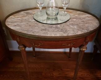 FRENCH LOUIS XVI STYLE INLAID CARVED WALNUT OVAL MARBLE TOP BOUILLOTE TABLE