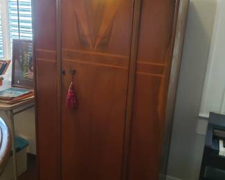 ARMOIRE