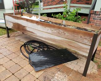 RAISED BED PLANTER