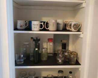 KITCHEN ITEMS, GLASS JARS AND MUGS