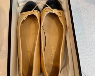 Chanel flats size 39 1/2