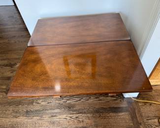 Baker flip-top bachelor's chest