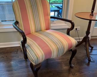 Pr. Queen-Style armchairs