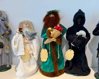 Byers' Choice figures