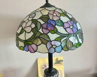 Lg Floral Tiffany Style Lamp