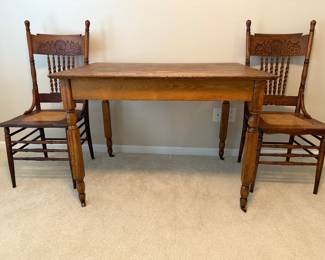 Oak table and 2 chairs