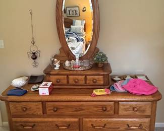 Dresser w/ Mirror