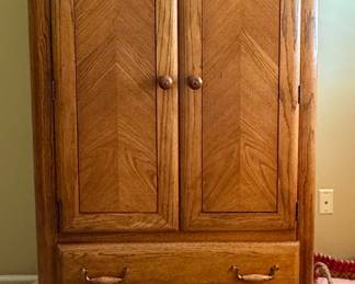 Armoire/Dresser