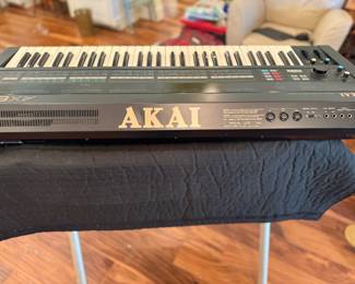 AKIA AX80 Synthesizer