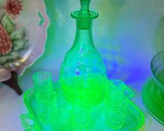 Uranium glass set