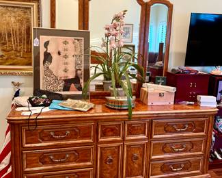 Thomasville vintage dresser