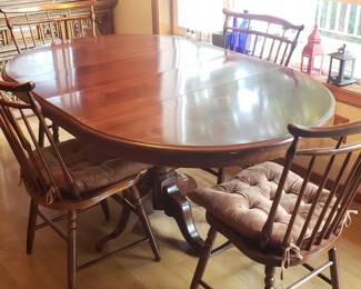 Two leaves come out for a small round table option