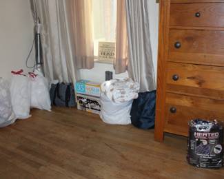 No Slip Hangers, Linens, Electric Mop More