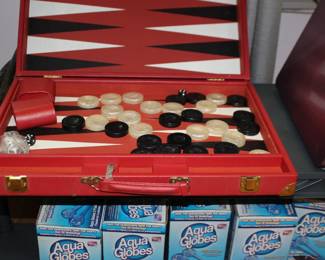 Backgammon, Aqua Globes