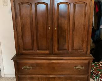 Ethan Allen- dresser 42x20x58