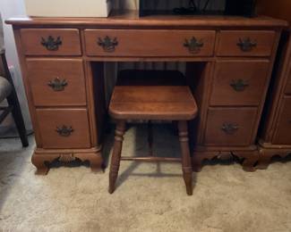 wood desk-44x18x29