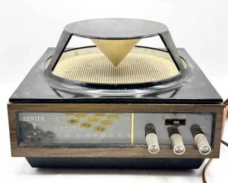Zenith Model A424W - Mid Century - Circle Of Sound - AM FM Radio 1975