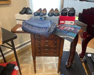Henredon Drop Leaf End Table 
