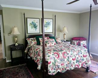 Henkel Harris queen bed. $600
Bedding is sold.
Rugs on left and right side are sold.
