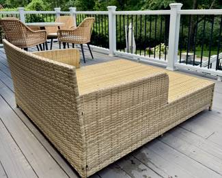 $200; outdoor resin wicker patio day bed, includes cushions (need to be cleaned); 53x59x28