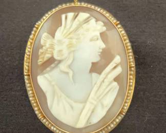 Antique Edwardian Shell Cameo Portrait Pin