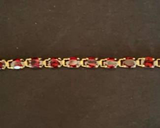 Beautiful 14kt Gold Garnet Bracelet