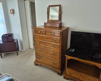 002 Ethan Allen Bedroom Set