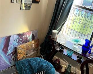 Art and decorative pillows