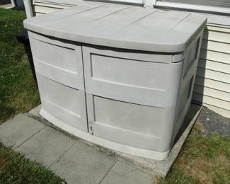 Storage container