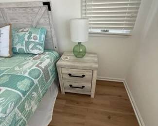 Queen bedroom suite: two nightstands