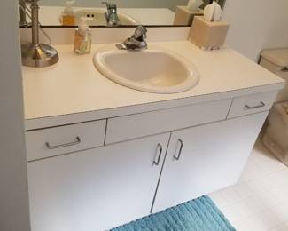 Bath vanity