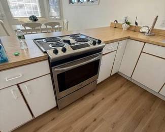 GE electric range
