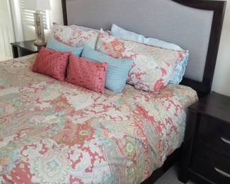King bedroom suite: king bed