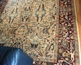 Wool rug 8x10 - good condition