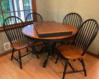 Round Kitchen Table