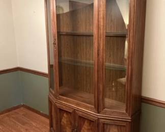 Thomasville China Cabinet