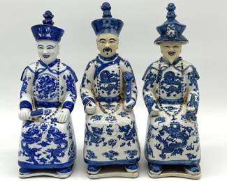 Three sitting decorative Chinese Qing figurines