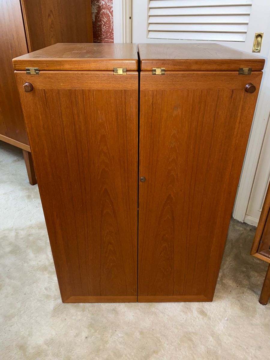 Dyrlund MCM folding Captain’s Bar -Reno Wahl Iverson