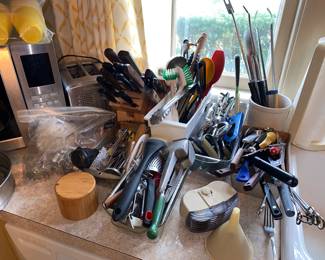 So many cooking/kitchen utensils!