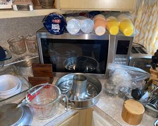 Microwave and cookware