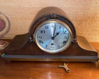 Mantle clock