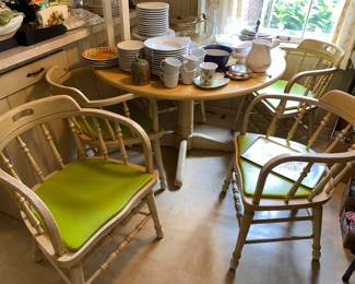 Vtg kitchen set -table and 4 arms chairs with chartreuse seats!